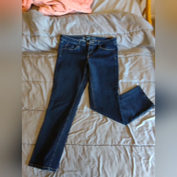 Jeans - Picture 1 of 3